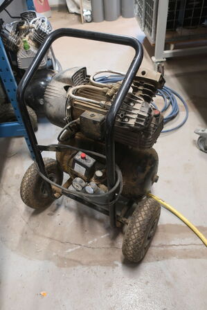 Kompressor TJEP 20/300-2 med slange 