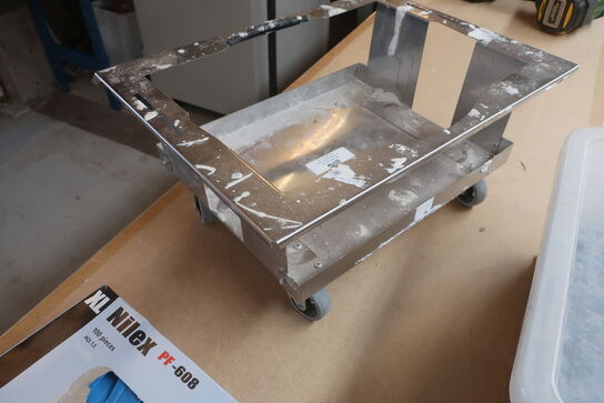 Kiler, værktøj, spandevogn m.m.