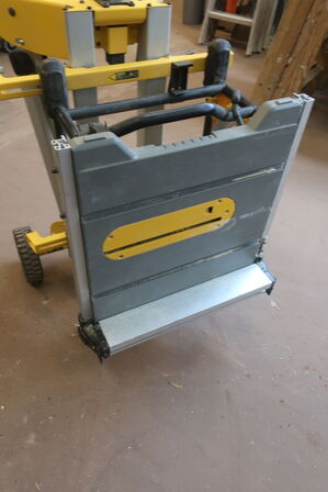 Bordrundsav DEWALT DWE7485 - QS med stativ