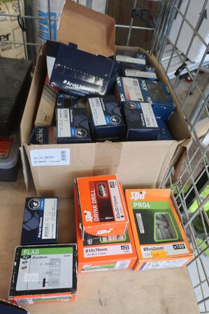 Skruer, pluks, beslag m.m.