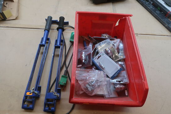 2 stk. rendejernsbukker og trykluftdele