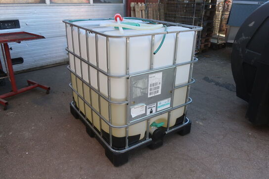 1000 L beholder med indhold