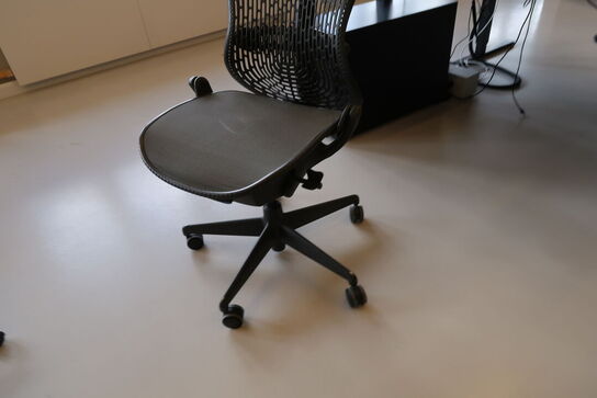 Kontorstol HERMAN MILLER Mirra 2
