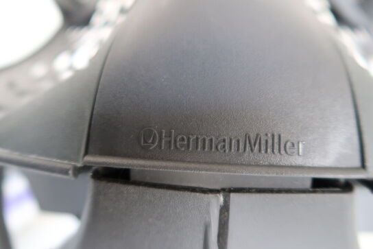 Kontorstol HERMAN MILLER Mirra 2