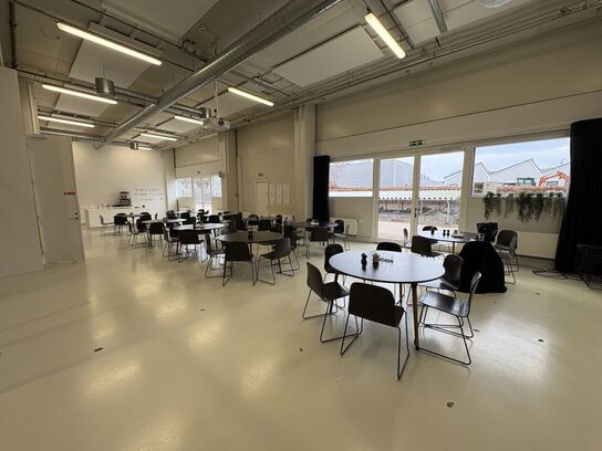 Aquaporin A/S *Del 2 - Kontorinventar - Elektronik - Designmøbler af MUUTO, VITRA, HERMAN MILLER, &TRADITION m.fl.*