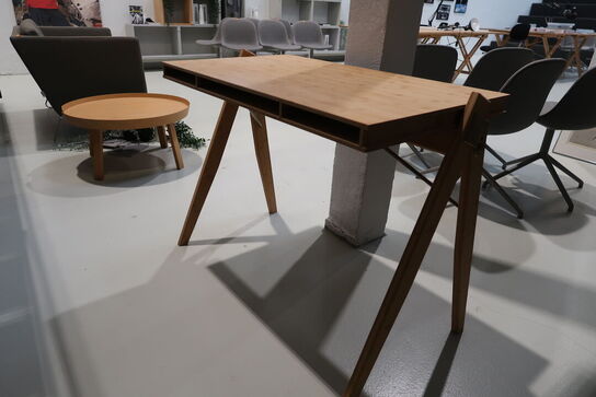 2 stk. skriveborde WE DO WOOD