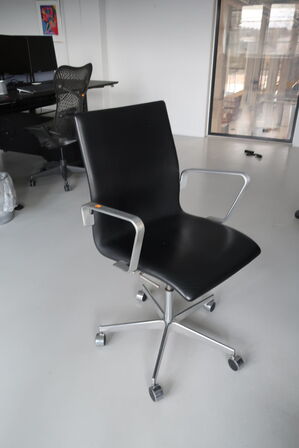 Kontorstol OXFORD lav ryg af Arne Jacobsen