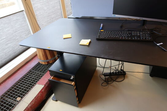 El. hæve/sænke skrivebord PAUSTIAN uden indhold samt skuffemodul