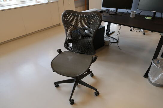 Kontorstol HERMAN MILLER Mirra 2