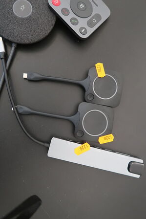 Konferencetelefon LOGITECH med højtalere og fjernbetjening