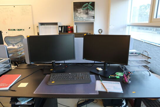 2 stk. computerskærme SAMSUNG S24E450, dockingstation LENOVO Thinkpad, tastatur