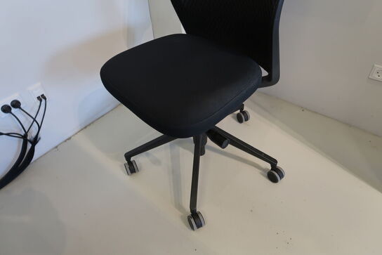 Kontorstol VITRA ID Mesh af Antonio Citterio