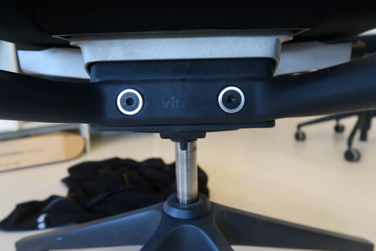 Kontorstol VITRA ID Mesh af Antonio Citterio