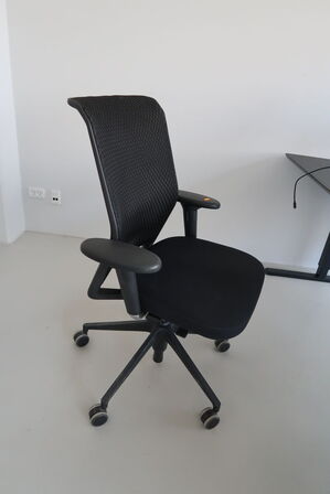 Kontorstol VITRA ID Mesh af Antonio Citterio