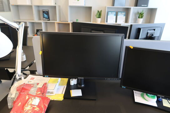 2 stk. computerskærme SAMSUNG S24E450, dockingstation LENOVO ThinkPad, tastatur