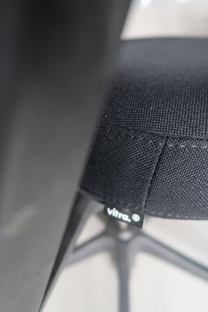 Kontorstol VITRA ID Mesh af Antonio Citterio