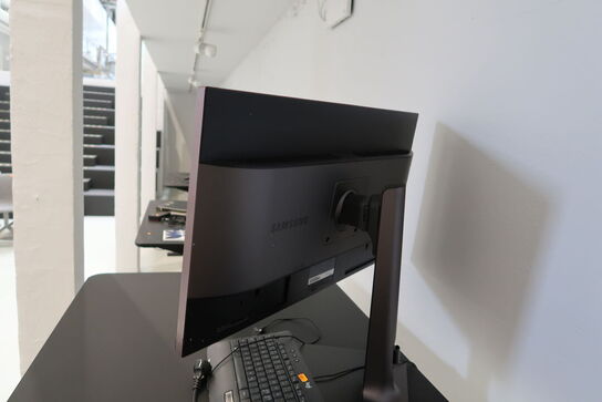 Computerskærm SAMSUNG U28E850R, dockingstation LENOVO Thinkpad, tastatur