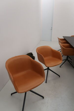 4 stk. mødestole MUUTO Fiber Chair Swivel