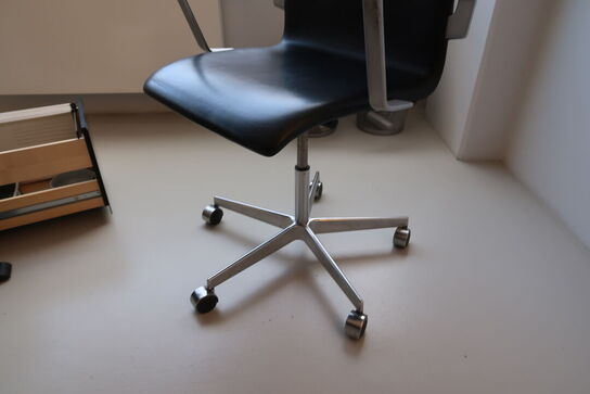 Kontorstol OXFORD lav ryg af Arne Jacobsen