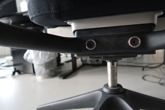 Kontorstol VITRA ID Mesh af Antonio Citterio