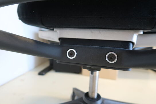 Kontorstol VITRA ID Mesh af Antonio Citterio