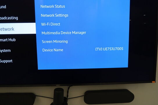 Fjernsyn SAMSUNG UE75JU7005 med fjernbetjening