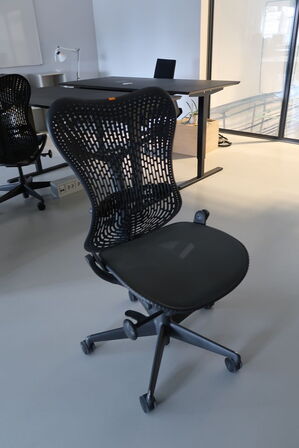 Kontorstol HERMAN MILLER Mirra 2