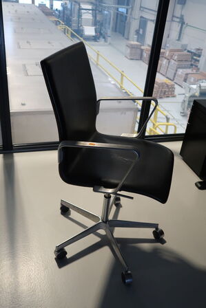 Kontorstol OXFORD lav ryg af Arne Jacobsen