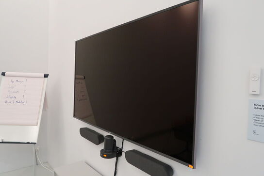 Fjernsyn SAMSUNG UE75JU7005 med fjernbetjening