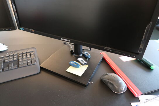 2 stk. computerskærme SAMSUNG S24E450, tastatur, mus