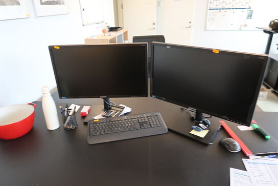 2 stk. computerskærme SAMSUNG S24E450, tastatur, mus