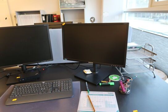 2 stk. computerskærme SAMSUNG S24E450, dockingstation LENOVO Thinkpad, tastatur