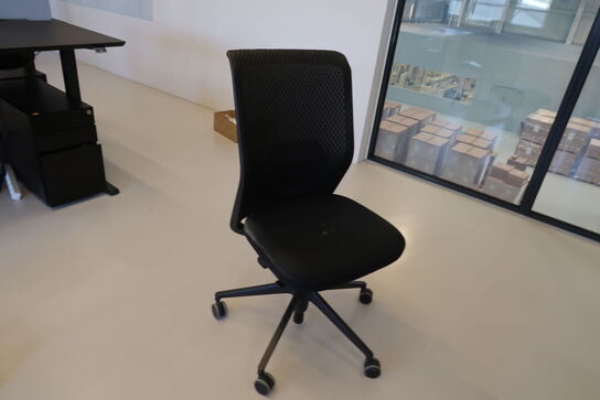 Kontorstol VITRA ID Mesh af Antonio Citterio