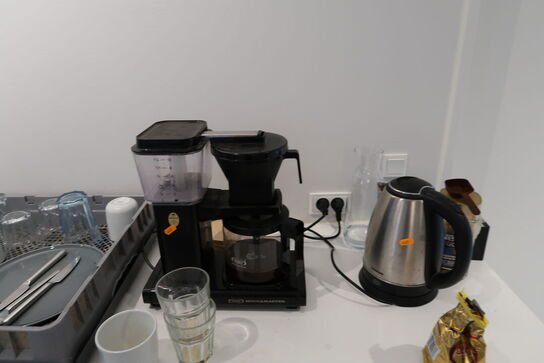Kaffemaskine MOCCAMASTER samt elkedel