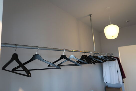 Tøjstativ med div. Bøjler