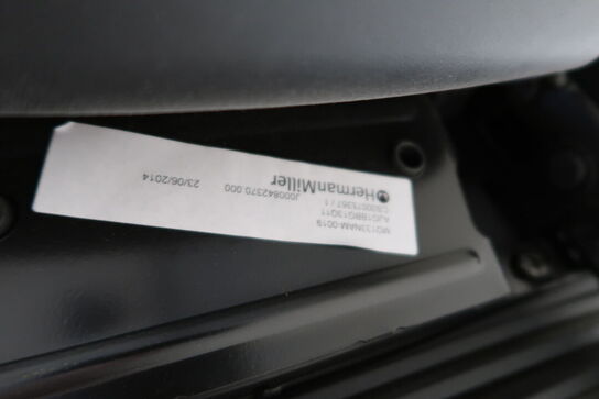 Kontorstol HERMAN MILLER Mirra 2