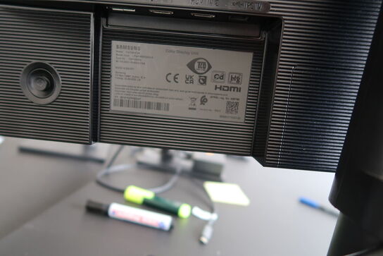 2 stk. computerskærme SAMSUNG F24T450FQR, dockingstation LENOVO, tastatur, mus