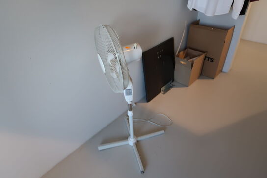 Tøjstativ med div. Bøjler