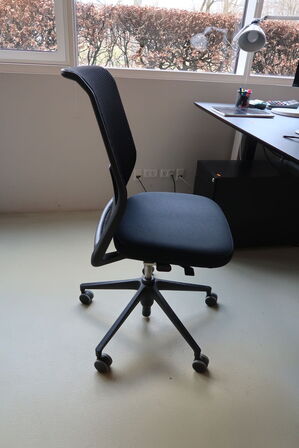 Kontorstol VITRA ID Mesh af Antonio Citterio