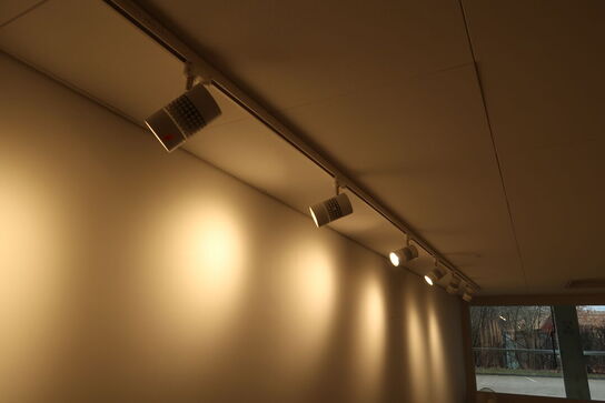 Skinne med 11 stk. LED-spots SUNFLUX 35W Track Light