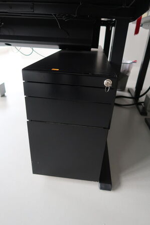 El. hæve/sænke skrivebord uden indhold med skuffemodul