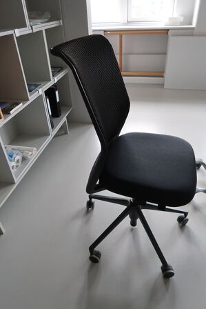 Kontorstol VITRA ID Mesh af Antonio Citterio