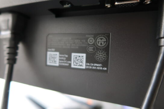 2 stk. computerskærme DELL P2422H, tastatur, rollermouse