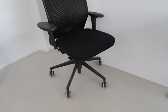 Kontorstol VITRA ID Mesh af Antonio Citterio