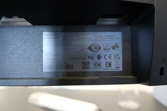 2 stk. computerskærme SAMSUNG S24R650FDU, dockingstation LENOVO Thinkpad, tastatur, mus