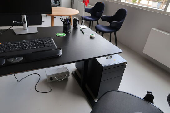 El. hæve/sænke skrivebord uden indhold samt skuffemodul