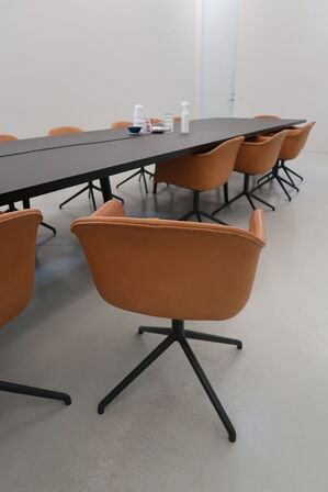 6 stk. mødestole MUUTO Fiber Chair Swivel