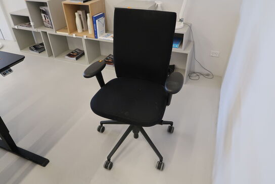 Kontorstol VITRA ID Mesh af Antonio Citterio