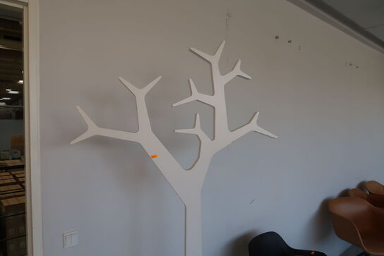 Stumtjener SWEDESE TREE af Michael Young/Katrin Olina