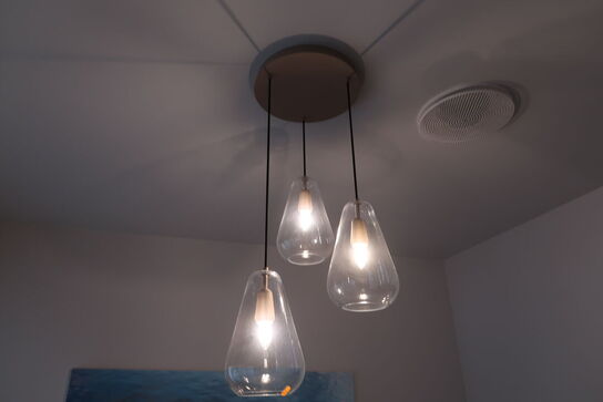 Lysekrone NUURA ANOLI med 3 stk. pendler